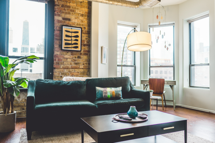 維修設施，減免租金