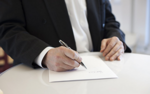 簽訂了無(wú)效合同還能不能拿到工程款？