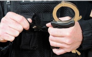 生活中見到這10類人，不要猶豫請立即報警，送他一...