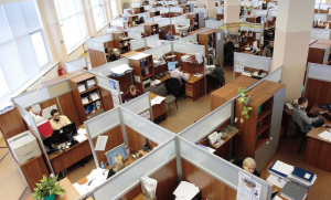 單位一直借口讓員工加班是否合理？