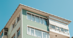 如何避免涉及到房地產(chǎn)開發(fā)的詐騙和欺詐行為？