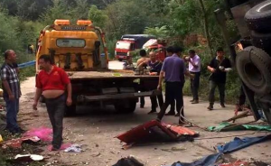 河南信陽貨車側翻致8死11傷事件：“前科司機”判了...