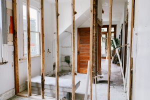 室內(nèi)裝修工程完成后業(yè)主未結(jié)清欠款如何起訴