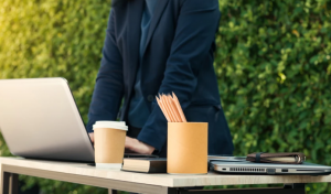 員工之間互相透露工資，被公司起訴是否違法