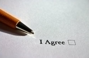 勞動合同糾紛怎么處理？該找什么機(jī)構(gòu)處理？