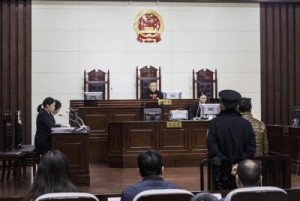 判刑前的拘留期間的時(shí)間，計(jì)算在判刑以后的時(shí)間內(nèi)...