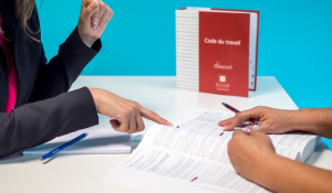 無故辭退工人按勞動法怎樣賠償？