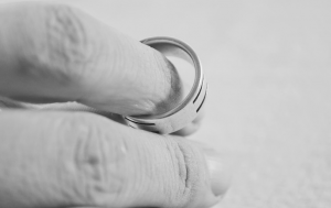 拿著結婚證可以直接離婚嗎？