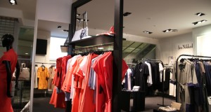 女裝加盟店生意沒有穩(wěn)定客源，創(chuàng)業(yè)還是要選訴寶法...