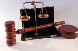 已經(jīng)判決的刑事案件發(fā)現(xiàn)漏犯如何處理