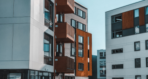 如何處理因地下室露天陽(yáng)臺(tái)等共有部位使用權(quán)產(chǎn)生的...